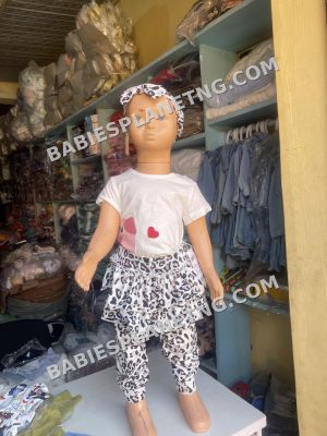 Trouser with a mini skirt and head bow